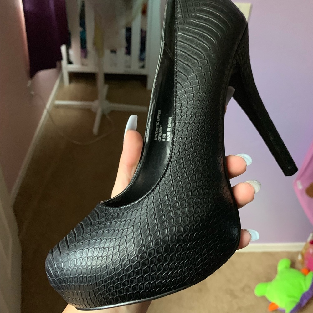 Guess heels